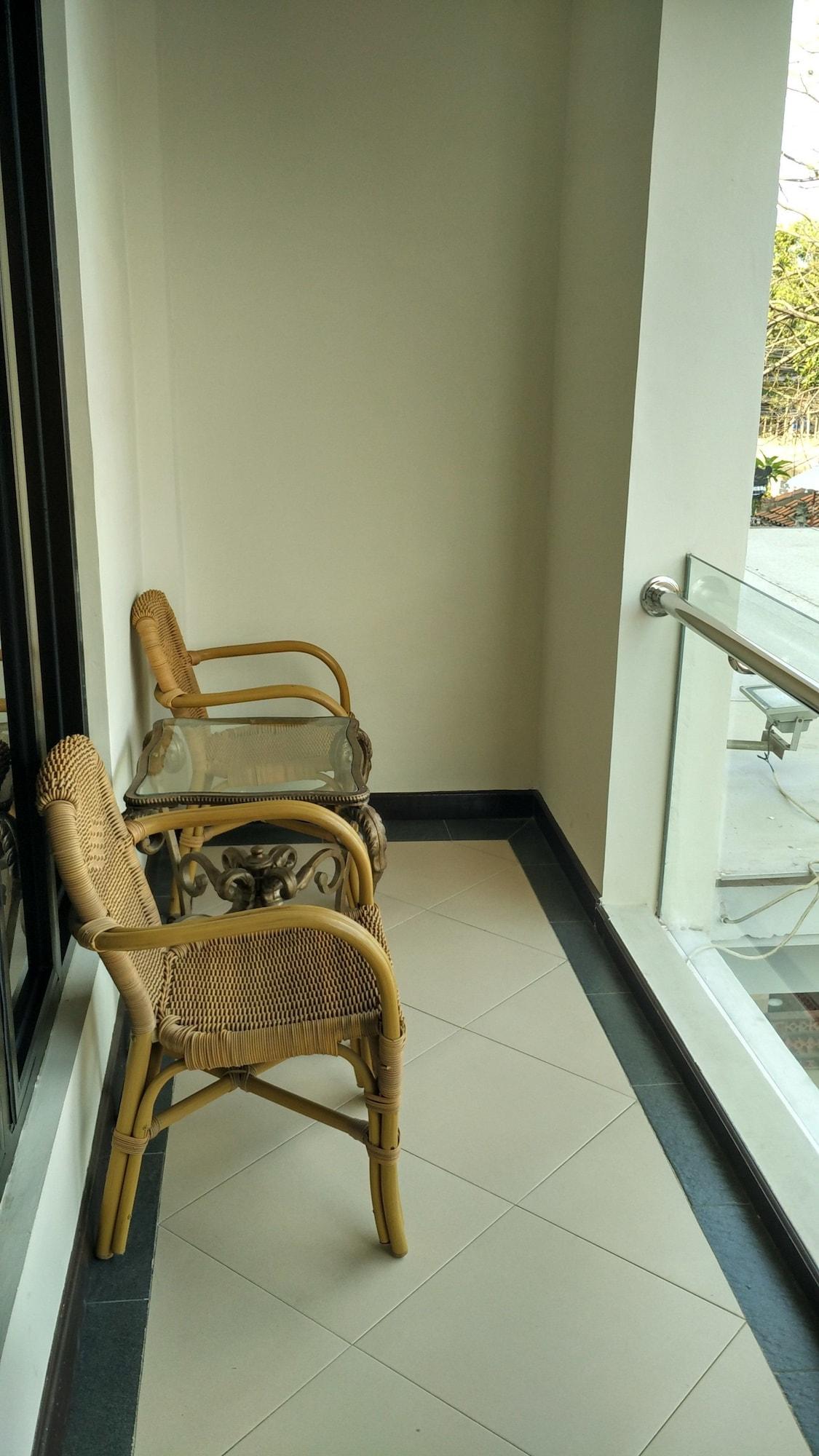 Maxi Hotel Kedonganan Jimbaran Zewnętrze zdjęcie